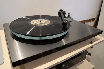 Rega Planar 3 RS Limited Edition (gloss black finish)